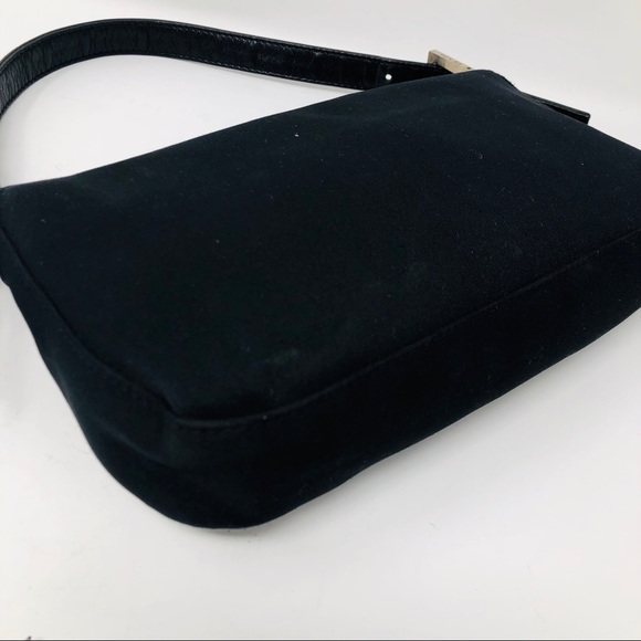 ❌SOLD❌ FENDI VINTAGE LEATHER TRIM BAGUETTE - Picture 4 of 8